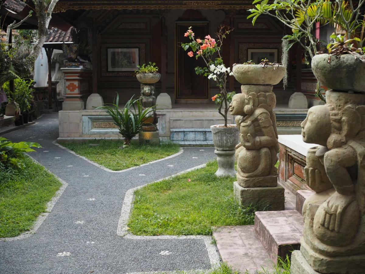 Kampung Sari Homestay Ubud Esterno foto